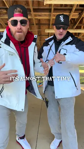 Hit the slopes all night in these #skijacket #snowjacket #wintercoat #tiktokshopblackfriday #tiktokmademebuyit 