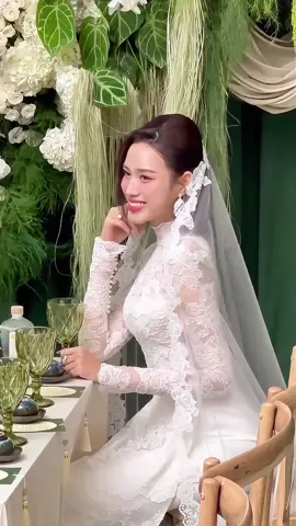 Hạnh phúc ánh lên trong nụ cười, Hoa hậu @Đỗ Thị Hà rạng rỡ hơn bao giờ hết trong ngày trọng đại ✨🩵  #DoThiHa  #MissWorldVietnam 