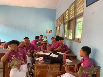 reguu tulip🌷@barrsajaaaaaaaaa @unknown.a.calisgym @afrilio_v2 @rezasedangtidur7 @masalalulebihbaik #fyp #masukberandafyp #smpstory🌻 #karanganyar24jam 