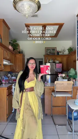 cured my ppd for a day 🥲 @Jollibee USA  when are we getting one in south texas? 🥺 #fyp #jollibee #sahm #rgv #viral 