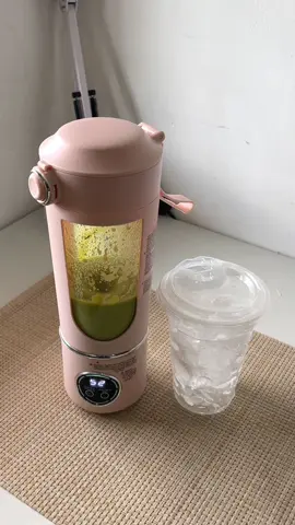 Make a creamy avocado shake with me using my mini portable blender. So easy to use. #blender #portableblender #shake #portable 
