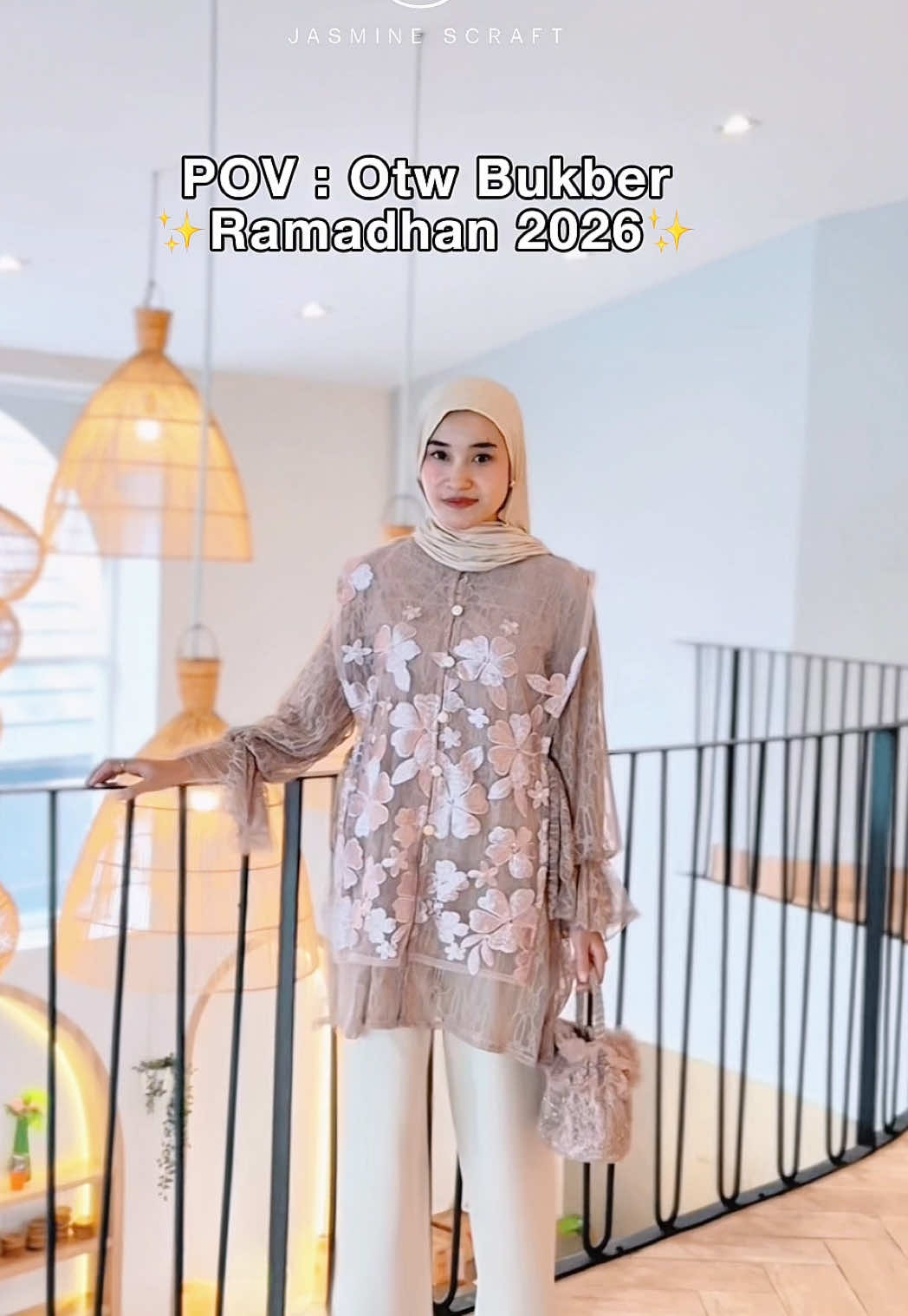 POV : Otw buka bersama Ramadhan 2026🤩✨ Nggak kerasa 16 Minggu lagi goes to Ramadhan 2026. Buka bersama pakai Outer brukat jasminescraft pasti auto jadi pusat perhatian😍💫 Yang dipakai Jagadhita Ayudya bisa kalian checkout di keranjang kuning ya dearr, happy shopping🥰🛍️ #Outerbrukat #fyp #fashiontiktok #fashionstyle #outfitinspo 