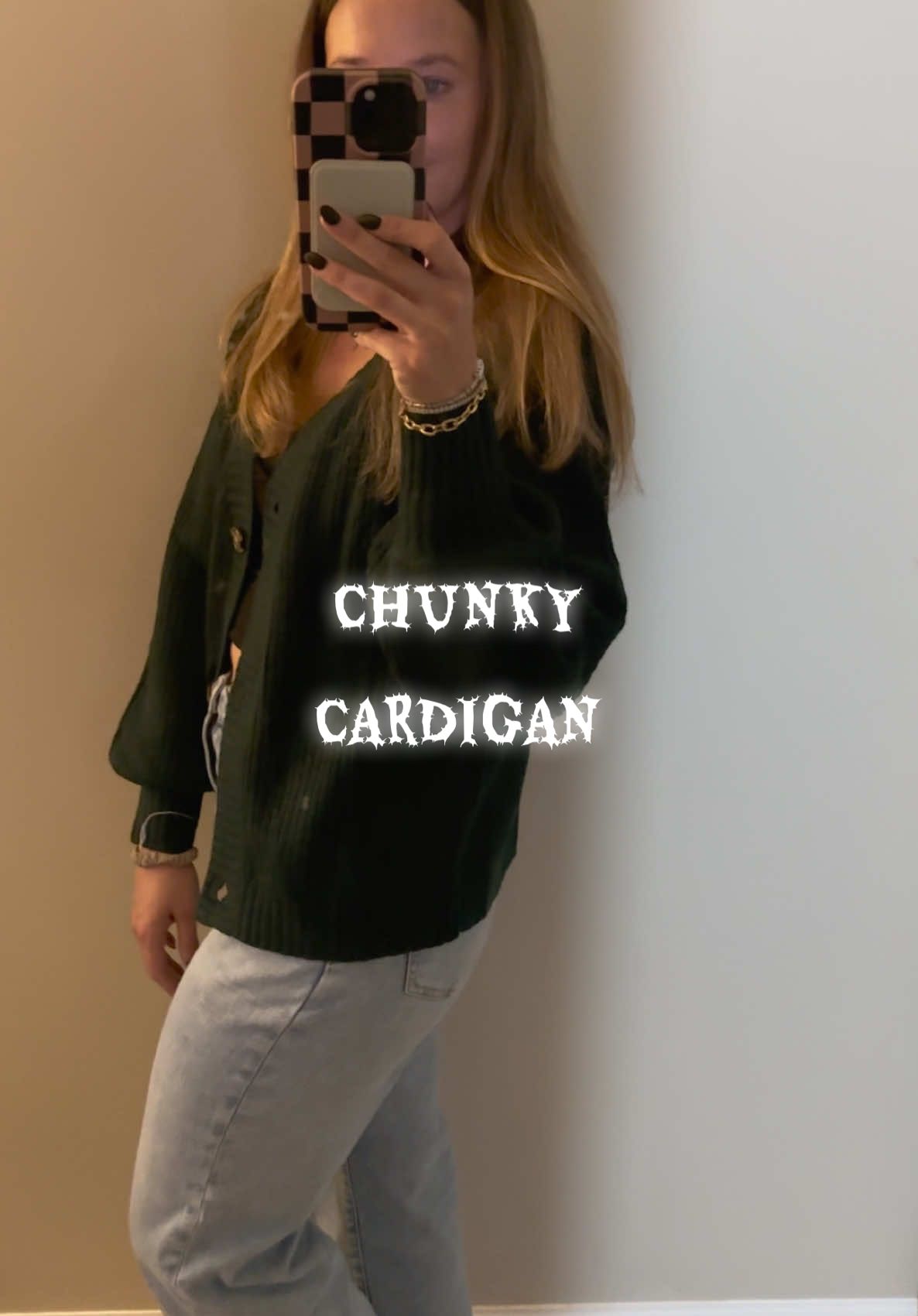 A chunky cardigan for fall fashion #creatorsearchinsights #tiktokshopcreatorpicks #fallfashion #cardigan #tiktokshopblackfriday 