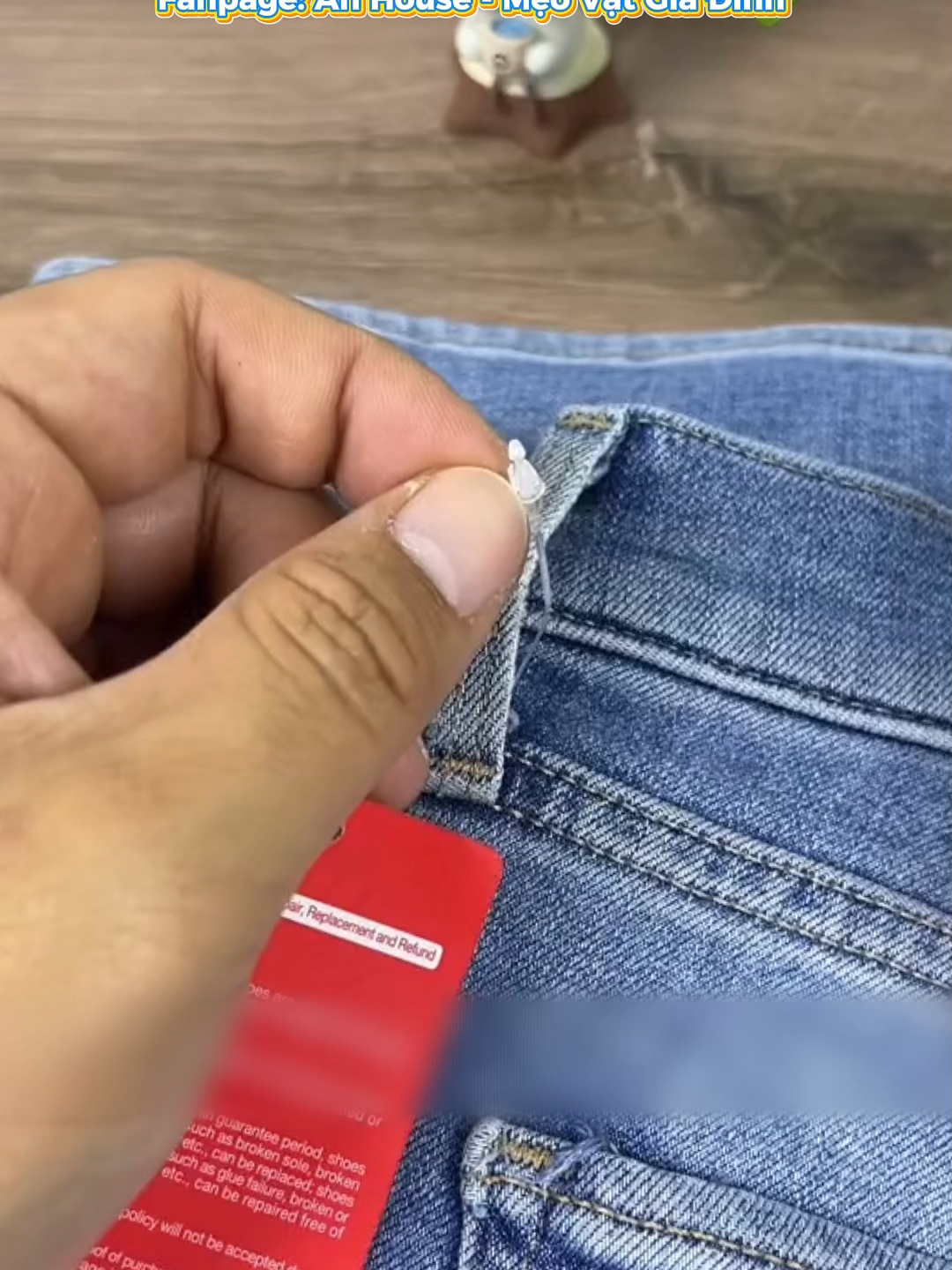 😱 Đừng cắt tag quần áo bằng kéo nữa! Chỉ cần áp dụng mẹo này là tháo sạch tem trong 1 giây, không hỏng áo, không để lại lỗ nhỏ 👕✨ 👉 Ai hay mua đồ mới nhất định phải biết mẹo này nha! #MẹoVặtGiaĐình #MẹoVặtCuộcSống #MẹoHayMỗiNgày #meovatgiadinh #xuhuong #meohay #trending #mẹovặt #MeoVatGiaDinh #viral #HackCuocSong #CleanTok