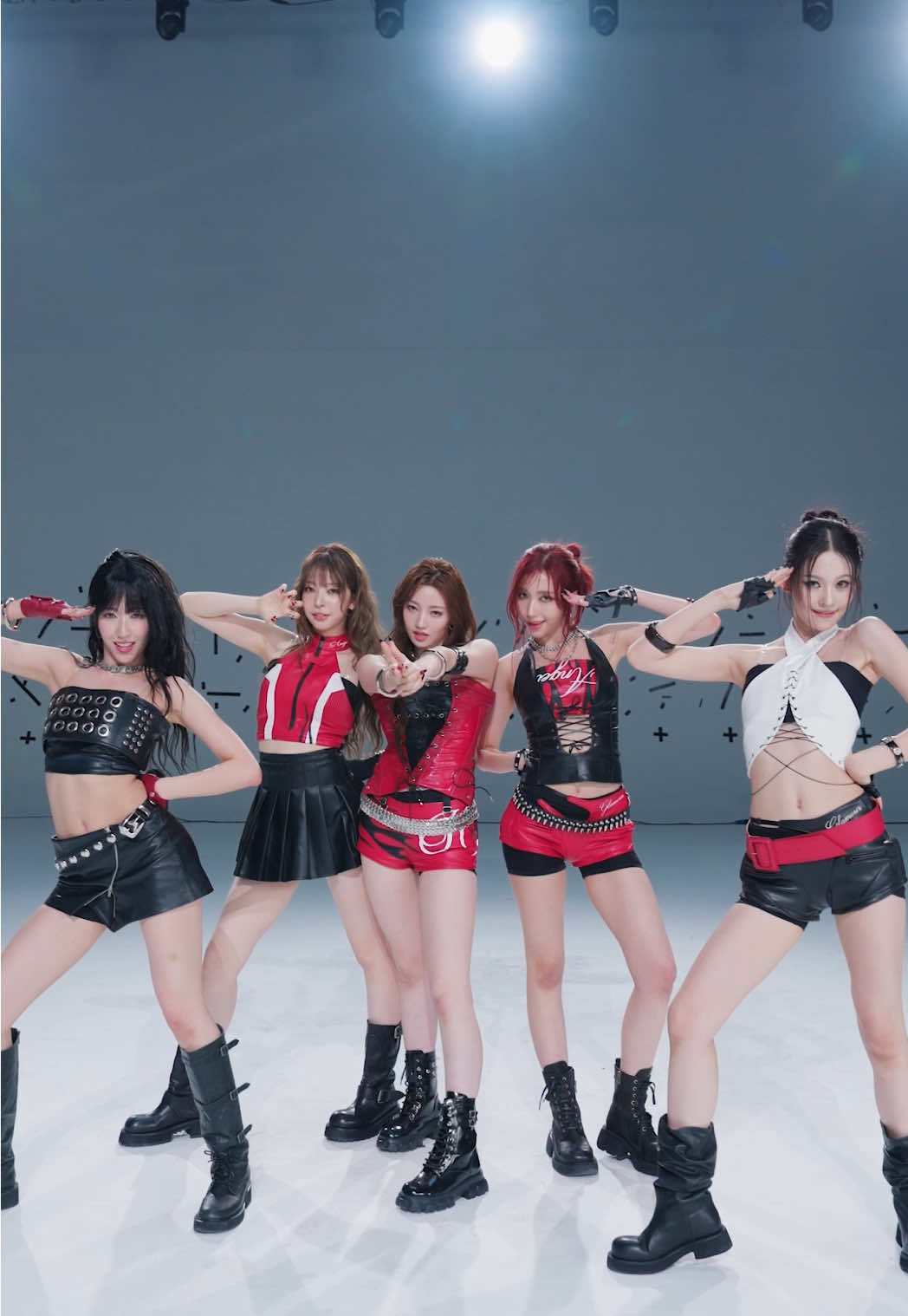 I'm not gonna run PAPARAZZI ARRIVE ⚔️ @A2O Channel  #A2O #A2O_MAY #PAPARAZZIARRIVE #A2OMAY_COMEBACK 