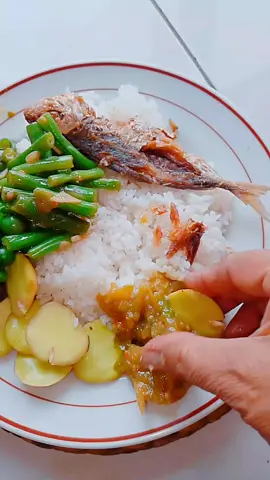 Bismillahirrohmanirrohim.. Menu Sederhana Tapi Bikin Nikmat🤲