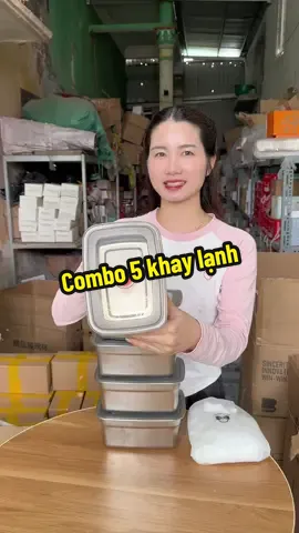 Khay lạnh inox xịn xò tặng thêm cả 1 bịch màng bọc nữa 