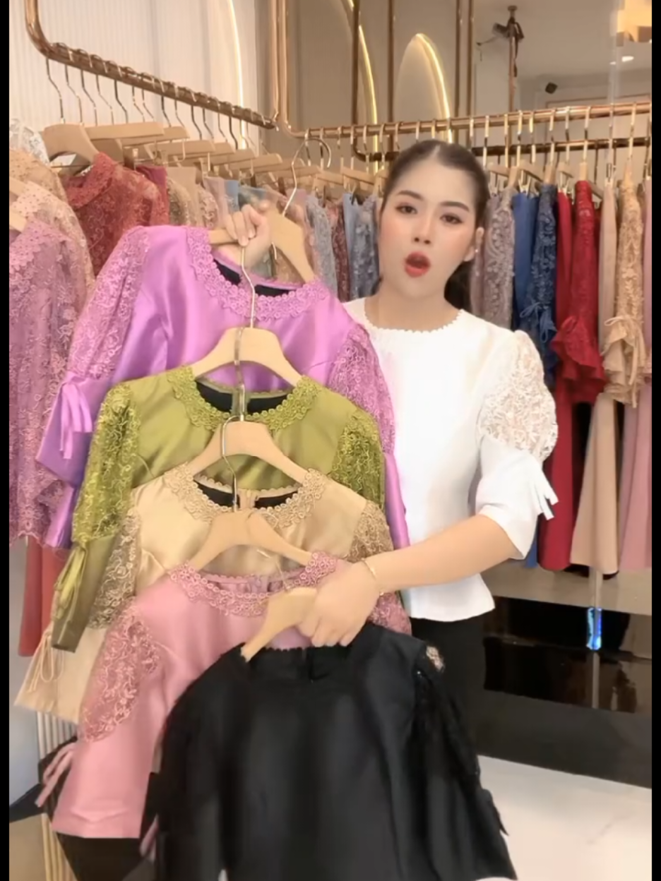 #เสื้อผ้าไหม4เส้นแต่งลูกไม้ #เสื้อผ้าไหม#ชุดไทย#เสื้อผ้าผู้หญิง #ติดเทรนด์วันนี้ 