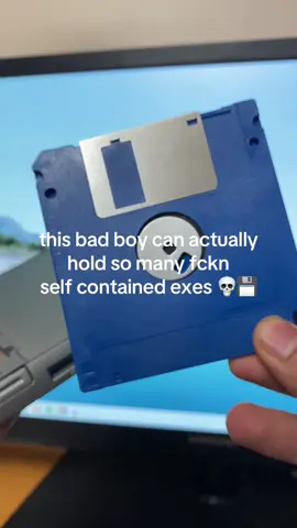 🤩💾❤️‍🩹 #demoscene #floppy #disk #graphics #realtime 