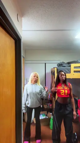 it’s my girl birthday 💕💕