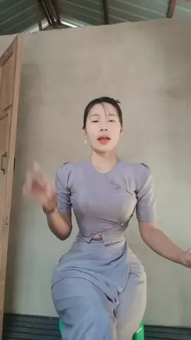 အရူးမလို့ပြေားတဲလူဘလော့ပြစ်မယ်ဟေ😏😏#creatorsearchinsights 