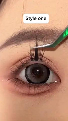 two different eyelashes #lashtech #foryoupage #makeup #eyelashestutorial 