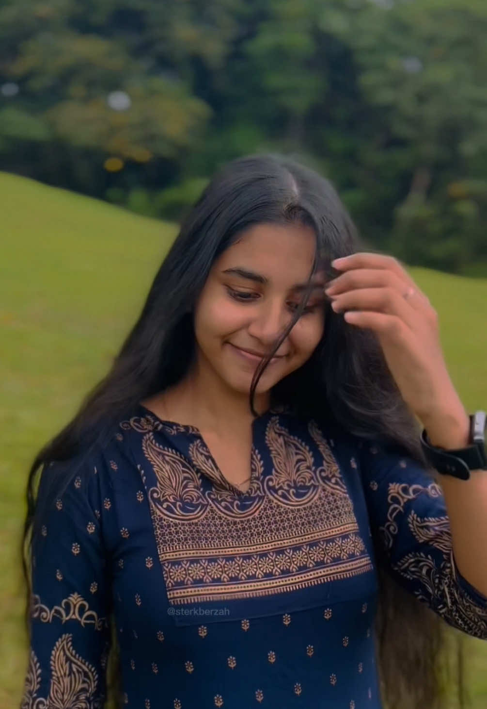 අතහැරෙන්න දෙන්නේ කෝම 🫶 #fyp #foryou #foryoupage #dewindi #chamilshadewindy  @Nethina Nimzz 🙂‍↕️ 