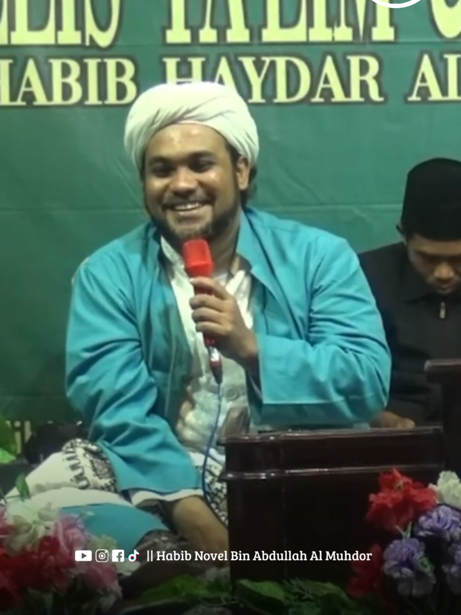 “Jika tak tahu, maka bertanyalah… sebab ilmu takkan datang pada hati yang merasa cukup.”#nasehat #ceramahpendek #istiqomahbersama #fypシ #habibnovelbinabdullahalmuhdor #xyzbcafypシ #fypage #foryou #hariini #dawuhmasyayikh #lumajang_jawatimur #masukberandafyp #masukberandamuu