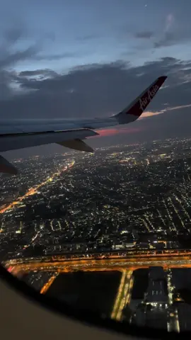 Night view☁️🌃✈️ #วิวท้องฟ้าสวยๆ #เครื่องบิน #fyp #airplane #airasia 