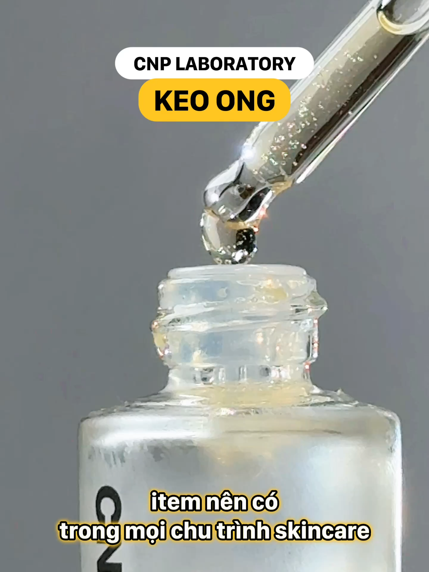 Propolis Energy Active Ampule là một trong những tinh chất keo ong làm nên tên tuổi CNP Laboratory nhờ công dụng phục hồi, tái sinh da cực đỉnh - đặc biệt là đối với nàng da khô hoặc da nhạy cảm sau treatment. Nàng đã có cho mình 1 item 