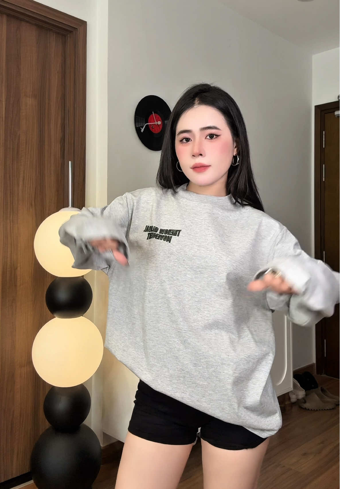 Cô ấy tốt hơn em mà #ytala #tiktokshop #aothun #aodaitay #ao 