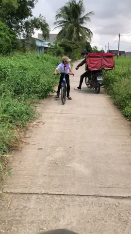 Rồi xong rồi lên xe 🤣🤣🤣 @A Tô 😎 #xuhướng #vinhchausoctrang 