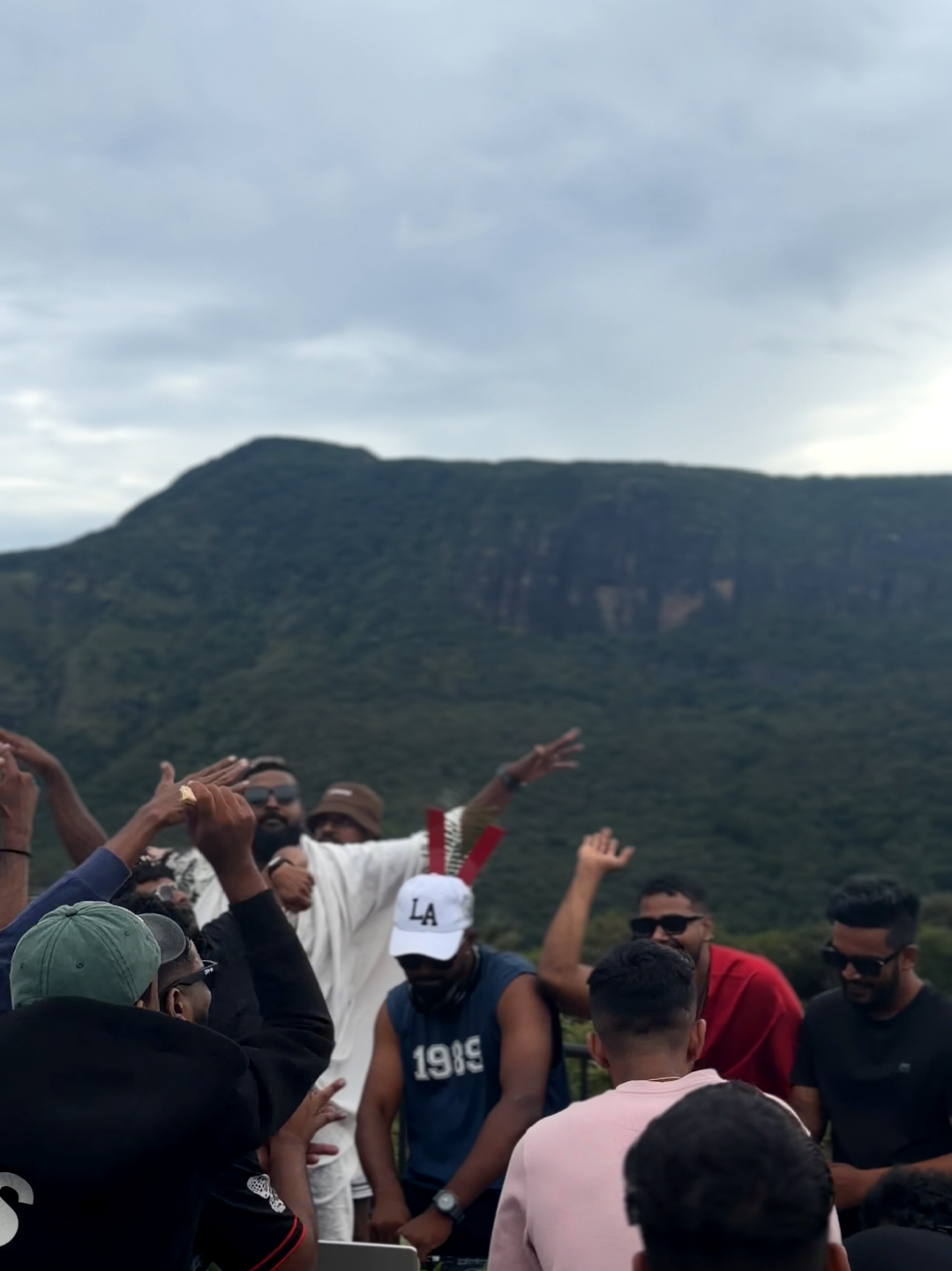 Araliya Landata⛰️🫶 #onemillionaudition #fypp #travelsrilanka🇱🇰 #fypシ゚viral #traveltiktok 