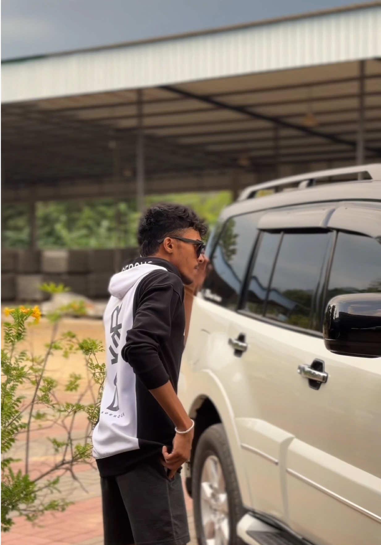 Famous නැති ඒවා😮‍💨🖤! #montero #lucifer #pajero 