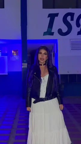 @Una Alexa- Un Jhorman @Jhorman Toloza Lopez  Así fue como vivimos una noche en un colegio abandonado 