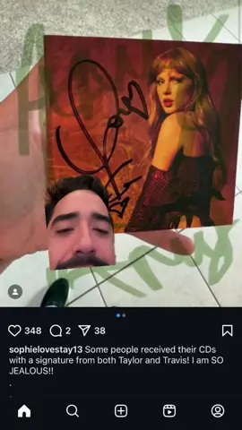 This is weird #taylorswift #traviskelce #tsthelifeofashowgirl #ilovetaylorswift #swiftie 