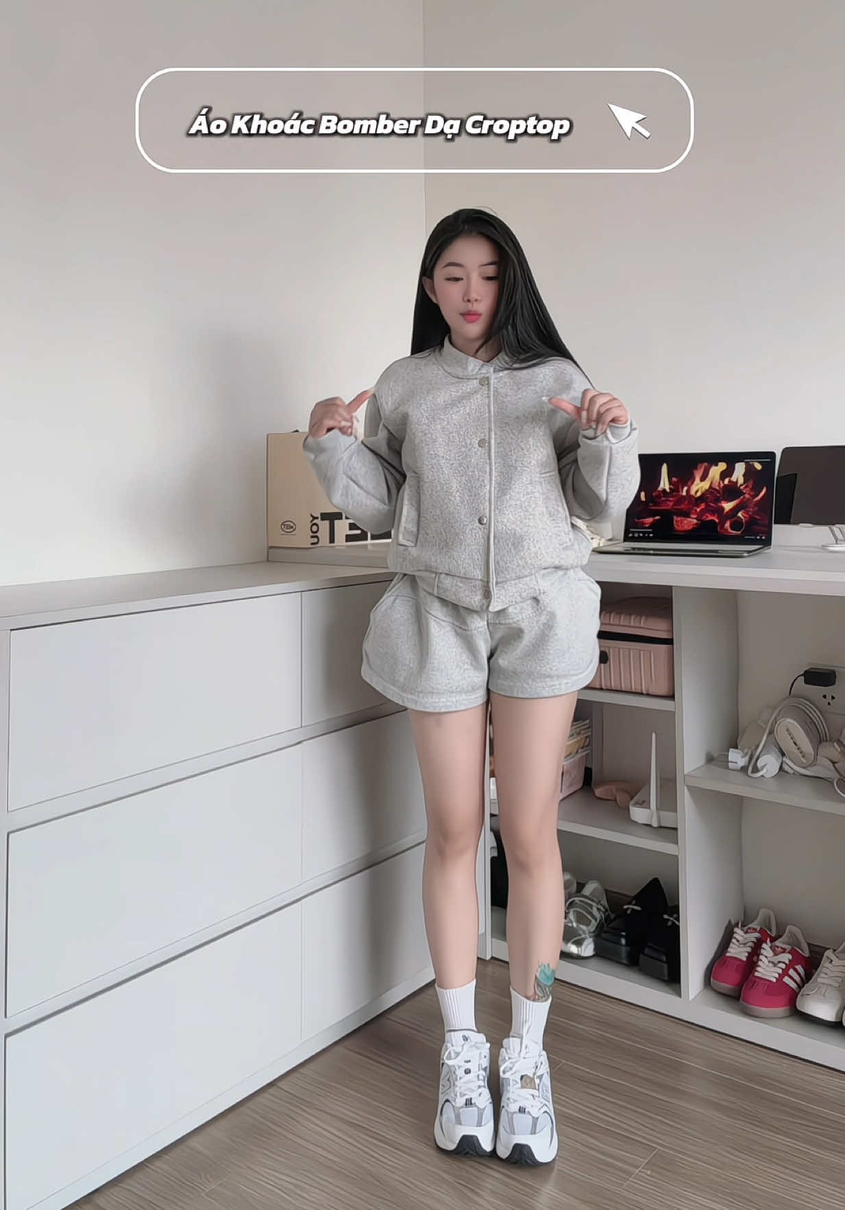 Có em áo khoác này là siêu tiện luôn #kimeehouse #aokhoacdanu #aokhoaccroptop #phoidoxinh #outfitideas 