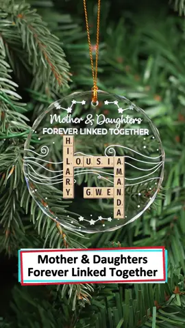 Celebrate family connections with this beautiful glass ornament 🎄 #wanderprints #personalized #gifts #Christmas #giftforfamily