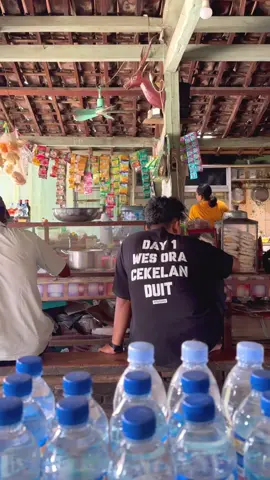 akhir bulan seorang laki-laki 🤯