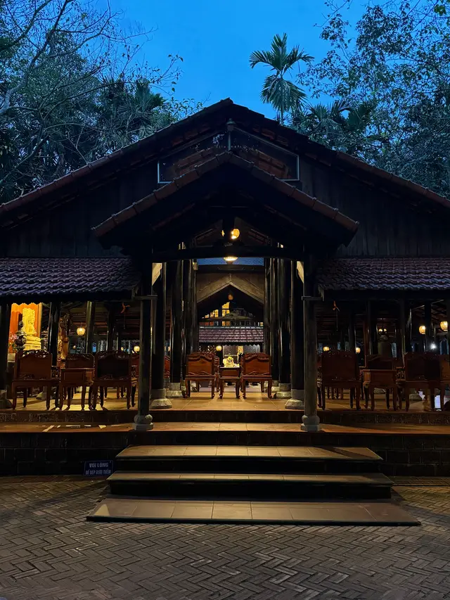 Buông bỏ không phải là từ bỏ,  Mà là học cách yêu thương một cách tự do. #tamtrang #phatphap 