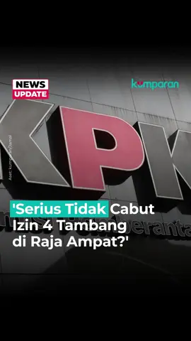 Komisi Pemberantasan Korupsi (KPK) mengungkap belum adanya surat keputusan (SK) resmi pencabutan izin usaha pertambangan (IUP) terhadap empat perusahaan tambang nikel di Raja Ampat, Papua Barat, meski pemerintah telah mengumumkan pencabutan izin tersebut sejak Juni 2025.  Hal ini disampaikan oleh Kepala Satgas Koordinasi dan Supervisi KPK Wilayah V, Dian Patria, dalam konferensi pers di Gedung Merah Putih KPK, Selasa (21/10). Dian menjelaskan, pihaknya sudah berulang kali menanyakan keberadaan SK pencabutan izin ke Direktorat Jenderal Minerba dan BKPM, namun hingga kini belum ada dokumen resmi yang diterbitkan.  Kondisi ini, kata Dian, menimbulkan pertanyaan mengenai keseriusan pemerintah dalam menindaklanjuti keputusan pencabutan empat IUP tersebut. Sebelumnya, perihal pencabutan izin empat perusahaan itu diumumkan pemerintah pada Juni lalu. Menteri Sekretaris Negara Prasetyo Hadi mengatakan, pemerintah sudah menerbitkan Peraturan Presiden (Perpres) Nomor 5 tahun 2025 tentang Penertiban Kawasan Hutan, termasuk berkaitan dengan kegiatan pertambangan sejak Januari 2025. Sementara itu, Menteri ESDM Bahlil Lahadalia menuturkan bahwa perusahaan yang dicabut izinnya yaitu PT Anugerah Surya Pratama (ASP), PT Mulia Raymond Perkasa (MRP), PT Kawei Sejahtera Mining (KSM), dan PT Nurham. Keempatnya merupakan IUP yang berada di kawasan geopark. 📸: Dok. kumparan/Jamal, kumparan/Fadhil, YouTube Sekretariat Presiden. Follow WhatsApp Channel kumparan untuk dapat Informasi terpercaya dikirim langsung ke WhatsApp kamu. Ketik kum.pr/WAchannel di browser kamu sekarang, agar bisa share informasi tanpa ragu. #newsupdate #update #news #videonews #rajaampat          