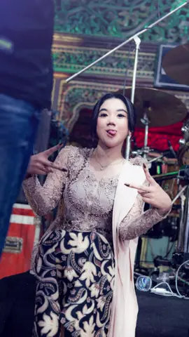 gebrakaan apaa lagi nii samaa bocilll