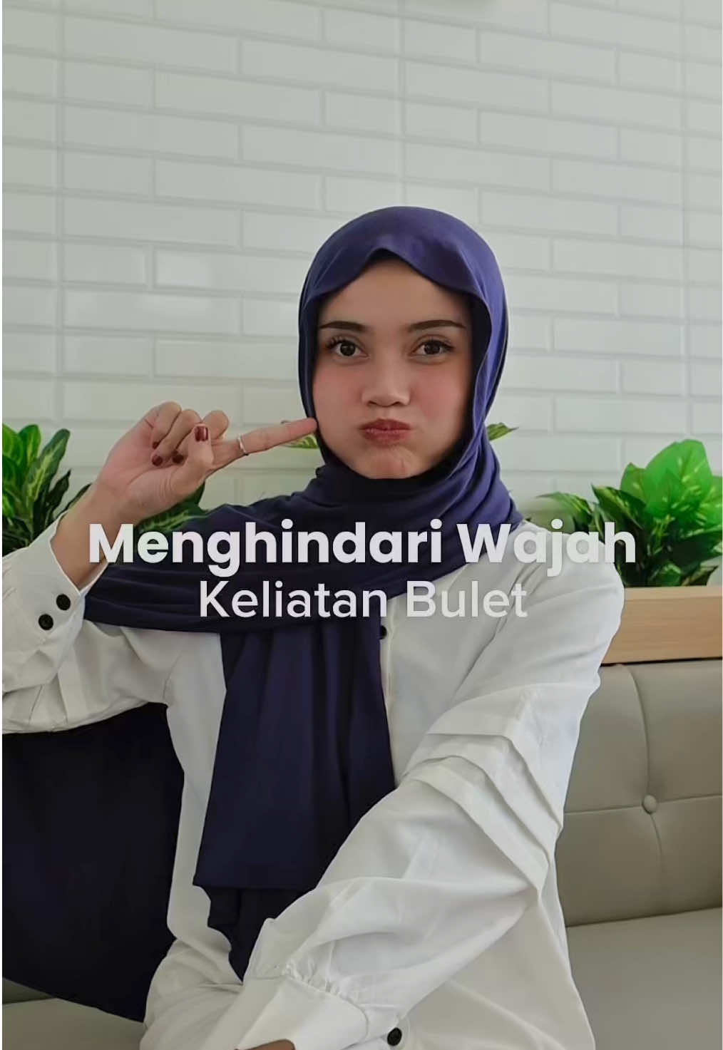 Udah gak khawatir lagi muka keliatan bulet😋 Pashmina ini jatuhnya pas, ngebingkai wajah dengan manis banget✨🫶🏻