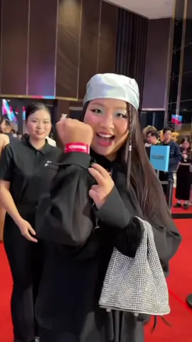 Chứ phải nhanh lẹ vậy để lấy tinh thần đi chơi liên miên tiếp hí hí hí ✨❤️‍🔥 #chaubingo #ViengiatOMO #TheHeGiatDe #GenEZ #HoptaccungUnilever