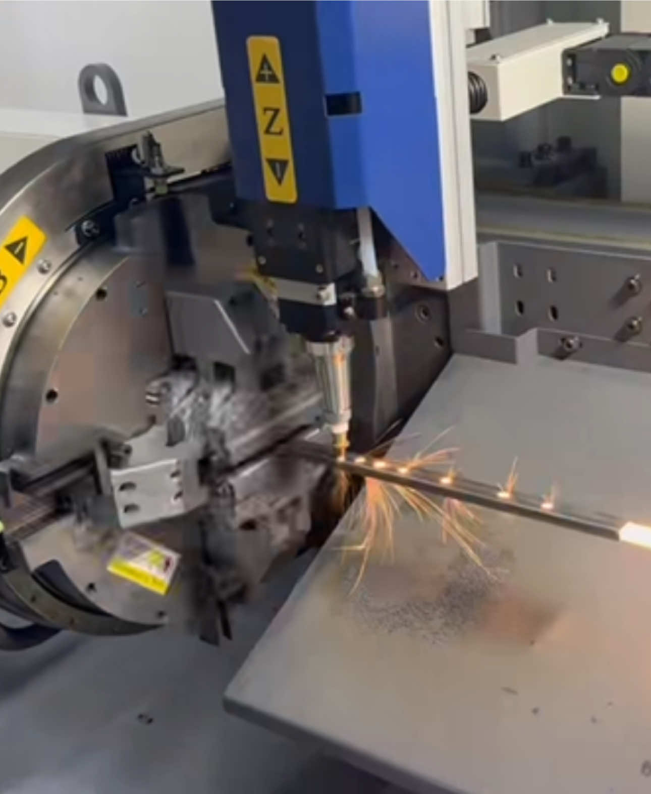 #tubelasercutter #tubelasercuttingmachine #tubelaser #tubelasercutting #lasercutting #laser 