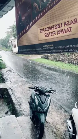🌧🌧#fyp #scoopy #masukberanda #scoopygiwargiwar #bukangengmotor 
