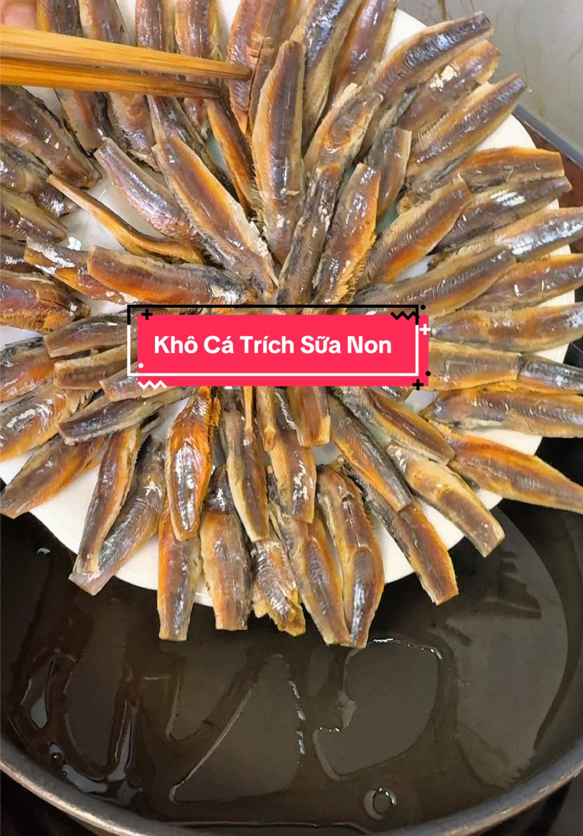 Nhà thích ăn cơm với cá mà cấp này mưa quá thì có khô cá trích sữa này là bay hết luôn nồi cơm luôn á #b#bepcuagiaom#mukbangk#khocatrichn#neohaisankho