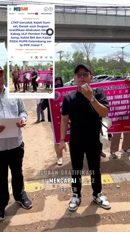 INFOTAJAM.COM| Palembang, Puluhan massa yang tergabung dalam Lembaga Transparansi Kebijakan Publik (LTKP) Provinsi Sumatera Selatan menggelar aksi damai di depan Kejaksaan Tinggi (Kejati) Sumatera Selatan, Rabu (22/10/2025). ‎Aksi tersebut merupakan bentuk desakan agar Kejati Sumsel segera mengusut tuntas dugaan praktik gratifikasi di lingkungan Pemerintah Kota (Pemkot) Palembang. ‎ ‎Dalam orasinya, massa LTKP menuntut agar aparat penegak hukum segera menindaklanjuti dugaan penyimpangan yang dilakukan oleh sejumlah pejabat di Unit Layanan Pengadaan (ULP) dan Dinas Pekerjaan Umum dan Penataan Ruang (PUPR) Kota Palembang. ‎ ‎Koordinator aksi Maulana AHA, S.H menyampaikan bahwa berdasarkan hasil temuan di lapangan, praktik gratifikasi tersebut diduga melibatkan oknum Kabag ULP Pemkot Palembang, Kabid Bina Marga (BM), Kabid PSDA PUPR Kota Palembang, serta PPK berinisial T. ‎“Nilai gratifikasi ini diperkirakan mencapai 1,5 hingga 2 persen dari total pagu pekerjaan. Jika benar terjadi, ini jelas merugikan keuangan negara dan menghambat pembangunan yang seharusnya dinikmati masyarakat,” ujarnya. ‎ ‎LTKP Sumsel menilai tindakan tersebut melanggar ketentuan hukum sebagaimana diatur dalam Pasal 12B dan 12I Undang-Undang Nomor 31 Tahun 1999 tentang Pemberantasan Tindak Pidana Korupsi, serta Pasal 3 dan 4 Undang-Undang Nomor 28 Tahun 1999 tentang Penyelenggara Negara yang Bersih dan Bebas dari Korupsi, Kolusi, dan Nepotisme (KKN). ‎ ‎Lembaga ini juga mendorong Kejati Sumsel memeriksa Laporan Harta Kekayaan Penyelenggara Negara (LHKPN) dari pejabat yang diduga terlibat, demi memastikan transparansi dan akuntabilitas publik. ‎ ‎“Kami berharap Kejaksaan Tinggi Sumsel benar-benar serius dan profesional dalam menindaklanjuti aspirasi masyarakat ini. Supremasi hukum harus ditegakkan tanpa pandang bulu,” tegas Koordinator Lapangan Sulvani. ‎ ‎Aksi damai tersebut berlangsung tertib dan diakhiri dengan penyerahan dokumen press release serta pernyataan sikap LTKP Sumsel kepada pihak Kejati Sumsel. ‎ ‎Perwakilan Kejati Sumsel, Burnia, selaku staf bagian Intelijen, menerima langsung kedatangan massa aksi. Dalam tanggapannya, Burnia menyampaikan apresiasi terhadap langkah LTKP Sumsel yang turut berperan aktif dalam mengawal pemberantasan korupsi di daerah. ‎“Kami sangat menghargai kehadiran rekan-rekan penggiat anti-korupsi. Informasi yang disampaikan ini akan kami teruskan kepada pimpinan dan dimasukkan ke dalam sistem Pelayanan Terpadu Satu Pintu (PTSP) untuk ditindaklanjuti sesuai mekanisme yang berlaku,” ujar Burnia di hadapan peserta aksi. ‎ ‎LTKP Sumsel menegaskan bahwa aksi tersebut merupakan bagian dari komitmen masyarakat sipil dalam mendukung penegakan hukum yang bersih, transparan, dan bebas dari praktik korupsi di Bumi Sriwijaya. ‎Sebagai tindak lanjut, LTKP Sumsel menyatakan akan melakukan aksi lanjutan untuk mempertanyakan perkembangan laporan dari aksi yang telah disampaikan pada hari ini.  #fyp #viral #kejatisumsel #palembang #berita 