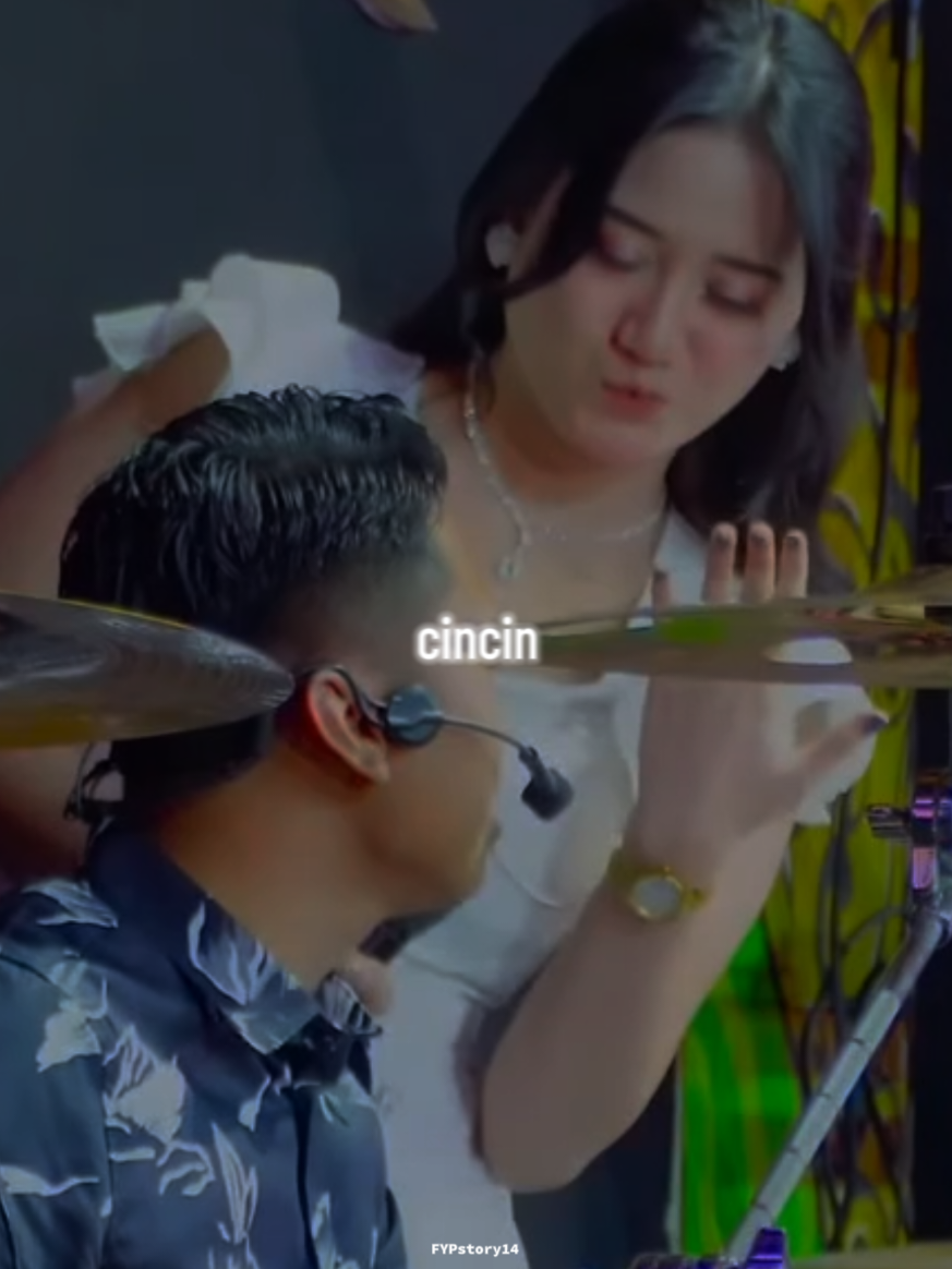 #intanafifah  #farizkendang  #cintadariseberang  #mahesamusic  #musikdangdut 