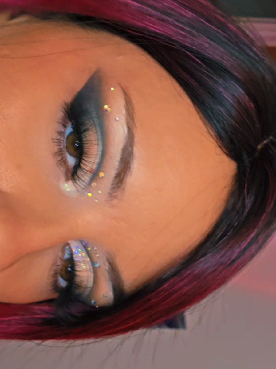 la la la la la la🥰💖🖤  #makeup #mua #makeuptransition #ionejosephine #fyp 