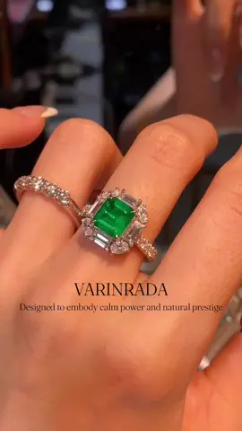 💚 2.03ct of pure green brilliance. Top Verdant Emerald surrounded by diamonds — elegant, timeless, rare. 💎 2.03ct Emerald | 1.67ct Diamonds | 18K Gold 💰 $41,983 USD | 1,259,500฿ (Negotiable) 📩 DM to inquire #EmeraldRing #LuxuryStyle #HighJewelry #FineJewelry #VarinradaJewelry