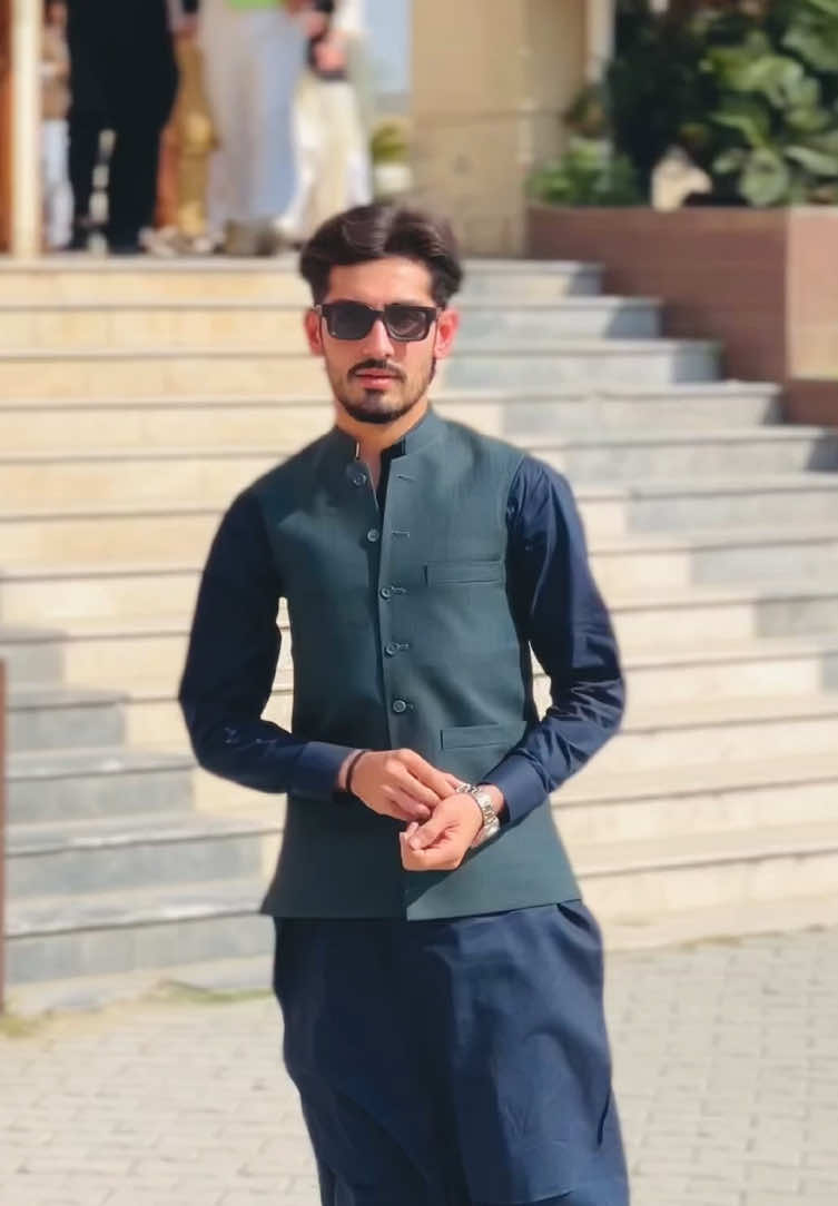 Men & Their Sacrifices 😁💔 #uomians #viralvideo #funny #meme #aidiaries 