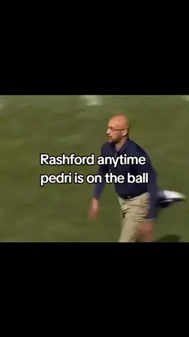 Rashford is always in the run anytime pedri is on the ball #football #footballmemes #barcelona #rashford 