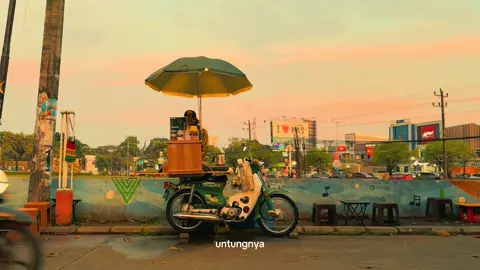 yang lain sorenya masih rebahan, kami nyore riding sambil nyeduh harapan #devija #streetcoffee #coffeeontheoldwheels 