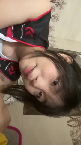 nhìn giống xỉn quá