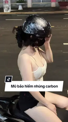 Shop này bán Form mũ này 🔥quãii #mubaohiem #mubaohiemcarbon #nhungcarbon #mubaohiemchinhhang #mubaohiemcokinh 