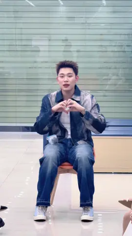 Khi chính chủ demo lại ca khúc của mình 😂#longchaugiaothuy #TiemChungLongChau #longchau #DiTiemCungDuongDomic 