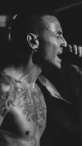 chester Bennington 🥀 #chesterbennington #legendneverdies #linkinpark #trend  #fyp 