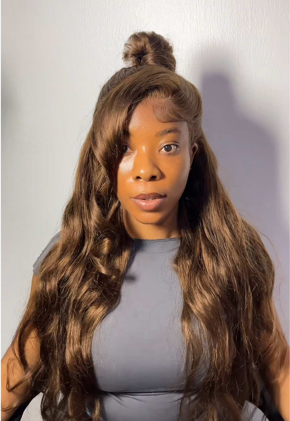 A half up half down hairstyle will always be Teaaaa Same wig linked in Bio @sterlyhair @sterlyhair  #wiginfluencer #sterlychocolatebrownwig #wigstyling #wigstylingseries #sterlyhair 