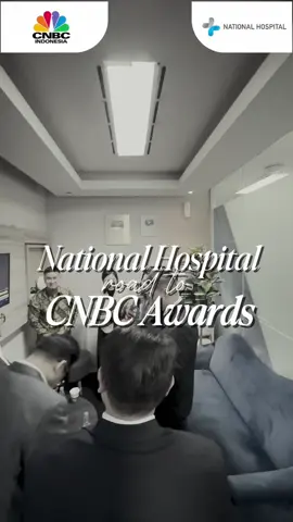 National Hospital dengan bangga meraih penghargaan CNBC Indonesia Awards 2025 sebagai ✨ “Pioneer in Artificial Intelligence Healthcare” ✨ Penghargaan ini menjadi bukti nyata komitmen kami dalam menghadirkan layanan kesehatan berbasis teknologi mutakhir. Melalui penerapan Artificial Intelligence (AI), National Hospital terus berinovasi untuk meningkatkan akurasi diagnosis, kecepatan layanan, dan pengalaman terbaik bagi pasien. Dengan hormat Bapak Alexander Ang selaku CIO National Hospital yang menerima CNBC Awards “Pioneer in Artificial Intelligence Healthcare” 💙 Terima kasih atas kepercayaan dan dukungan seluruh pasien serta tim medis yang selalu menjadi bagian dari perjalanan kami menuju masa depan kesehatan yang lebih cerdas. Dapatkan journey terbaik bersama National Hospital dengan mengikuti Channel Whatsapp National Hospital klik link di bio Instagram atau klik link di bawah ini: https://whatsapp.com/channel/0029VaeQYgTLCoWuHufm0l2m Jangan lupa juga untuk review kami di Google Review dengan klik link berikut ini: https://g.page/r/Ccfkzk8SNH-lEAE/review Dapatkan banyak promo medical check up dan vaksinasi dengan harga menarik di National Hospital Apps. Klik untuk unduh NH Apps lewat playstore (android) https://bit.ly/3u28Bd6 atau appstore (Iphone) https://apple.co/45Po2CQ. National Hospital Boulevard Famili Sel. No Kav 1, Babatan, Kec. Wiyung, Surabaya, Jawa Timur 60227. Call Center: (031) 2975777 Emergency Call: (031) 2975788 WA Appointment: 08112975700 #surabaya #infosurabaya #infokesehatan #info #kesehatan #layanankesehatan #rumahsakitsurabaya #2025 #nationalhospital #rumahsakitterbaik #rsinternasionalsurabaya #rumahsakitterbaiksurabaya #NationalHospital #KesehatanIndonesia #NationalHospital #cnbcindonesia #cnbcawards2025